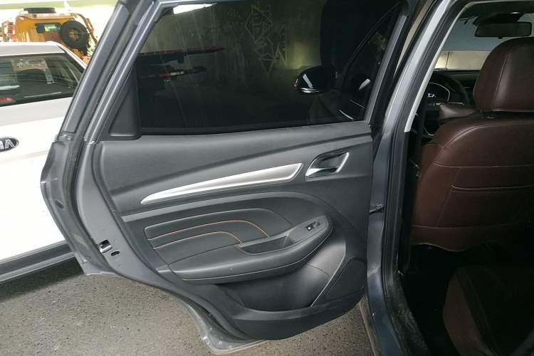 Used Roewe RX3 2021 PRO 1.6L Manual Flagship Model