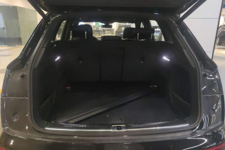 Used Audi Q5L 2025 quattro 45th Anniversary Edition 45 TFSI Luxury Dynamic Model Trunk