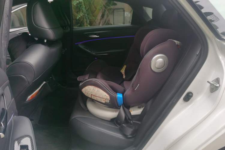 Used Toyota Avalon 2019 Dual-Engine 2.5L Luxury Edition China VI Standard
