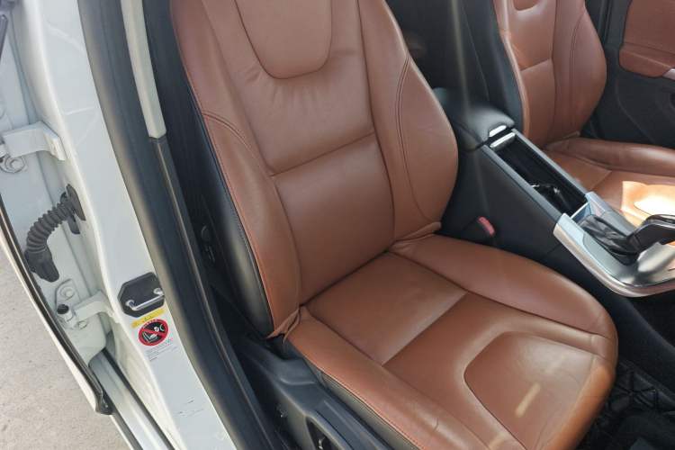 Used Volvo S60 2016 S60L T4 Zhiyuan Edition
