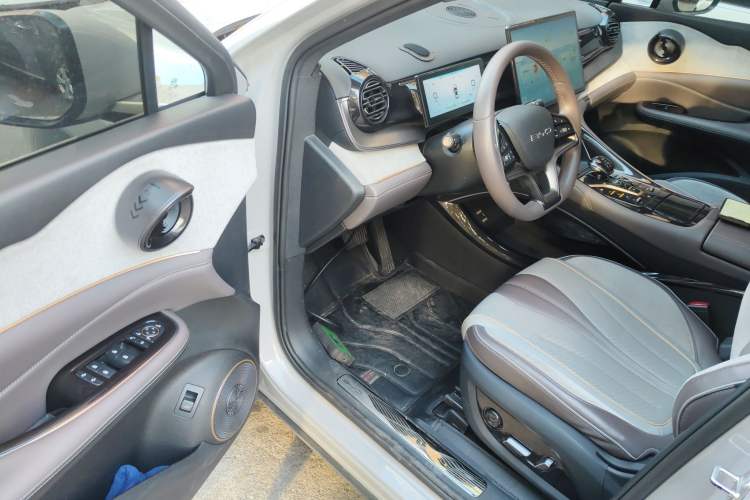 Used BYD Frigate 07 2023 DM-i 100KM Prestige Model Driver Seat