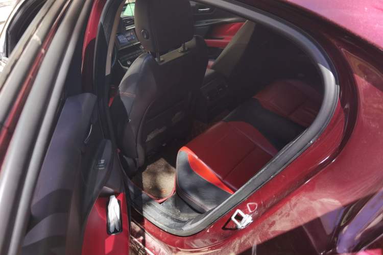 Used Jaguar XE 2015 2.0T 200 PS R-Sport
