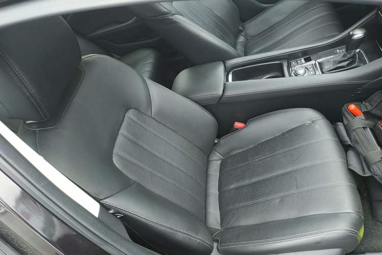 Used Mazda Atenza 2020 2.0L Blue Sky Luxury Edition Right Front Seat