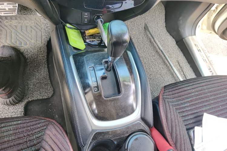 Used Nissan X-Trail 2014 2.0L CVT Comfort Edition 2WD Gear Lever