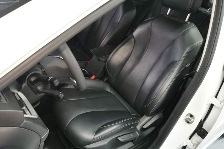 Used Roewe i5 2020 1.5L Automatic 4G Connect Luxury Flagship Edition