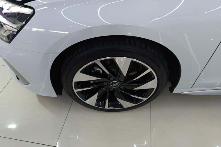 Used Audi A3 2024 A3L Limousine 35 TFSI Fashion Sport Model Left Front Wheel Hub