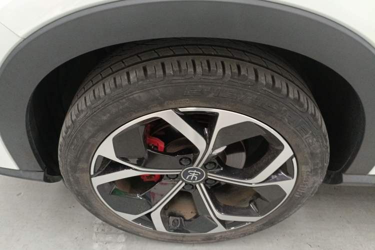 Used BYD Song PLUS 2020 1.5T Automatic Flagship PLUS Left Front Wheel Hub