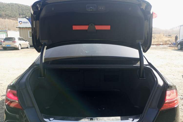 Used Audi A8 2014 A8L 45 TFSI quattro Comfort model