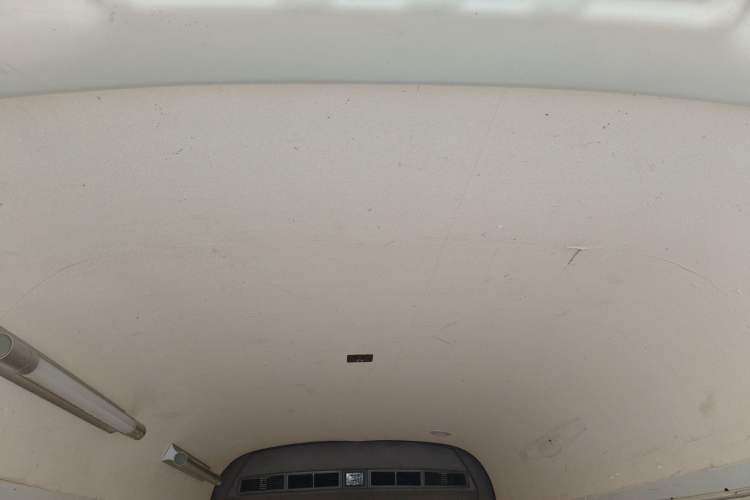 Used Jinbei Hiace 2014 2.0L 5th-Gen Power King Comfort Version V19
