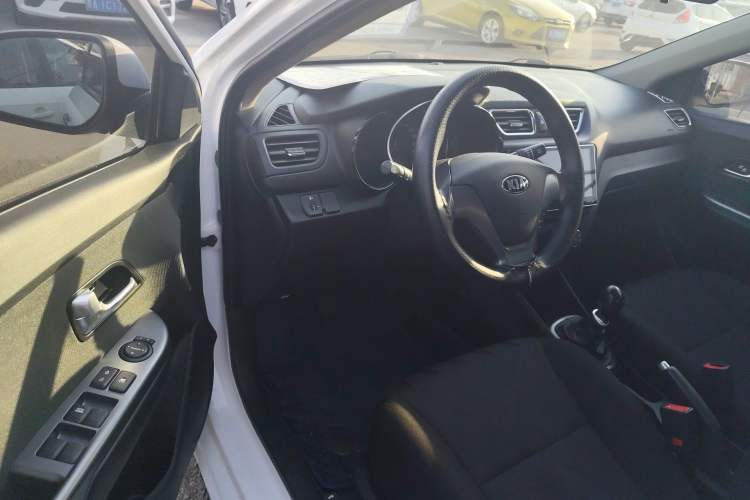 Used Kia K2 2015 Sedan 1.4L MT GLS