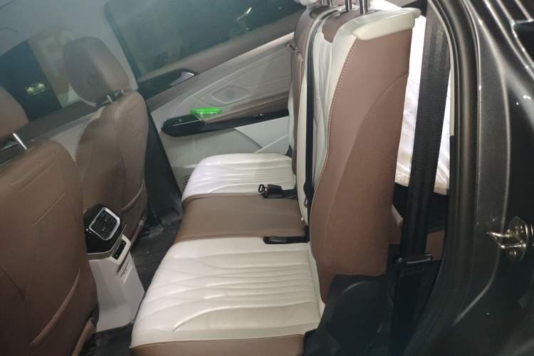 Used Volkswagen ID.6 X 2022 ZhiXiang Pure Long-Range Edition Left Rear Seat