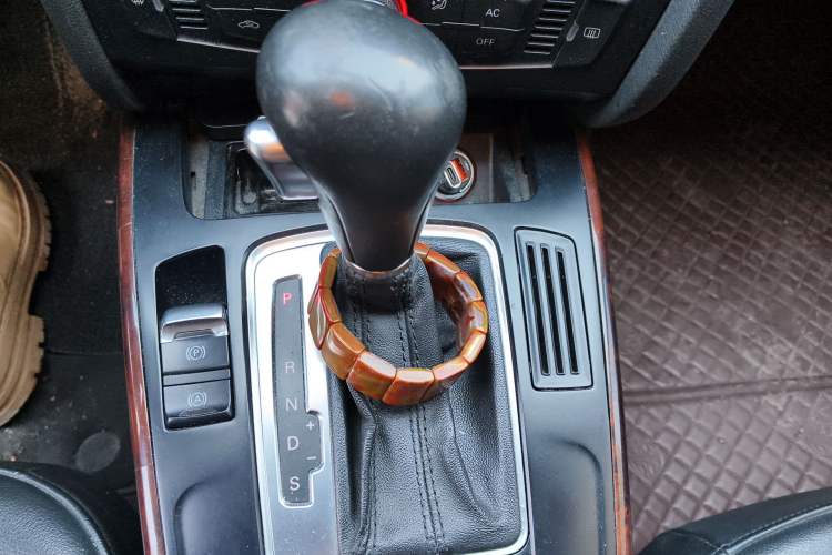 Used Audi A4L 2011 2.0 TFSI Comfort Model
