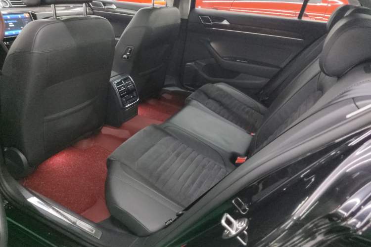 Used Volkswagen Magotan 2017 380TSI DSG Luxury Model
