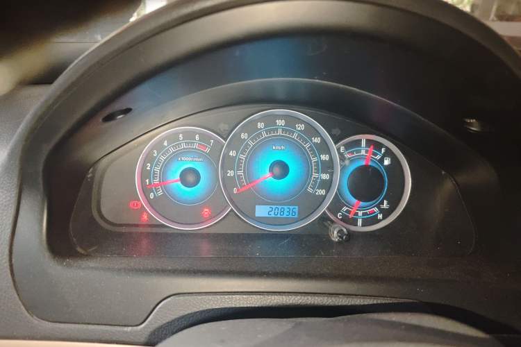 Used FAW Weizhi V5 2012 1.5L Manual Entry-Level Trim
