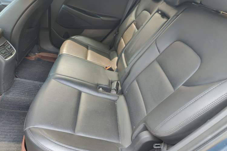 Used Hyundai Tucson 2015 1.6T Dual-Clutch Two-Wheel-Drive Smart Model
