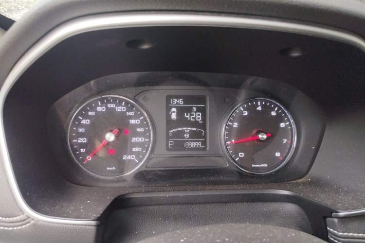 Used Roewe RX5 2019 20T Two-Wheel Drive Automatic 4G Connected Platinum Edition
