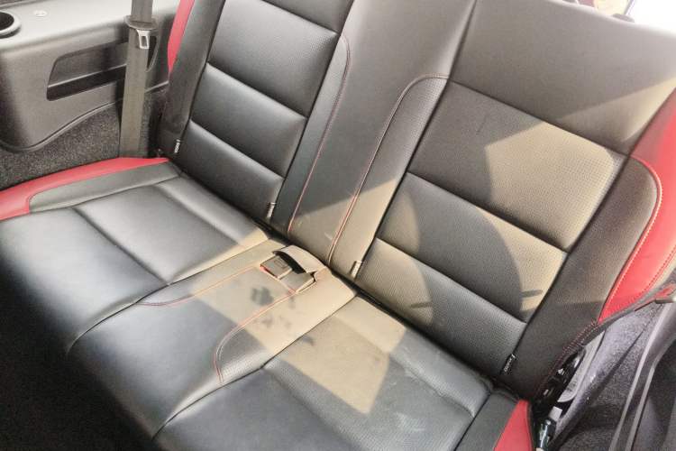 Used BAIC Off-Road BJ40 2020 2.0T Automatic Four-Wheel Drive Tribute Edition 2020 Xieke Version Left Rear Seat