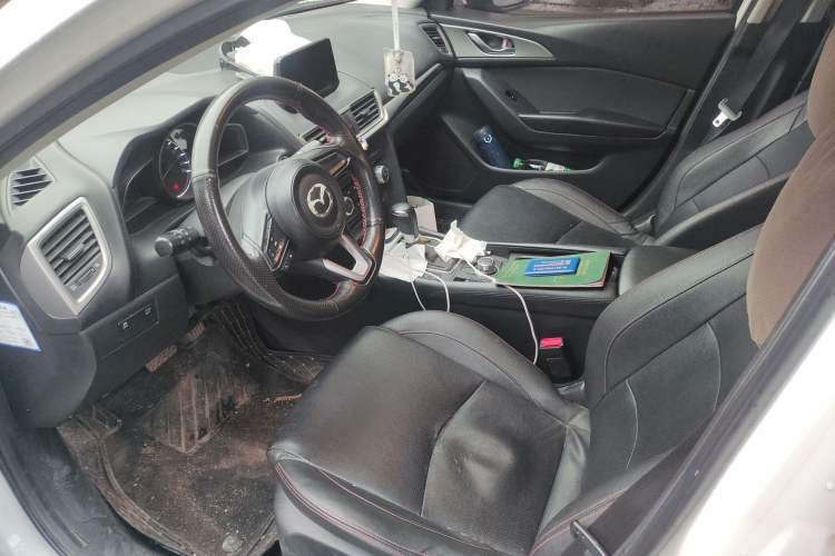 Used Mazda 3 Axela 2017 Sedan 1.5L Automatic Luxury Model Emission Standard China V
