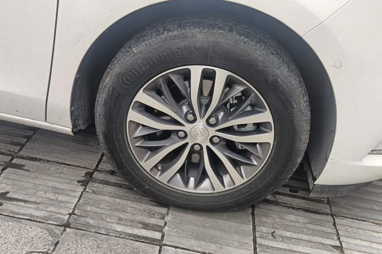 Used Buick GL8 2022 ES Landtrek 653T Luxury Edition