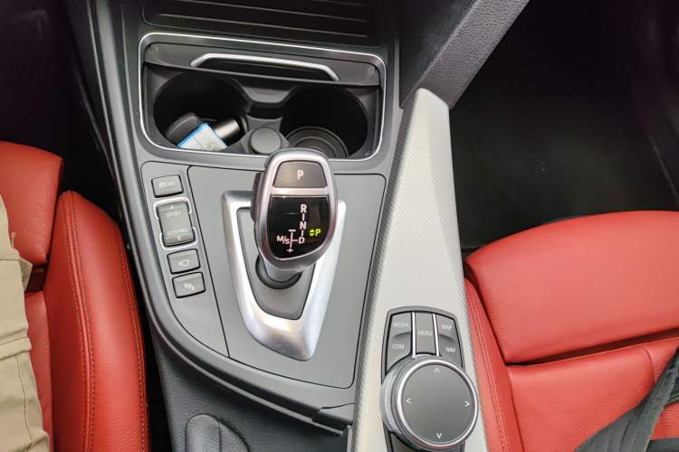 Used BMW 3 Series 2019 320i M Sport Night Edition Gear Lever