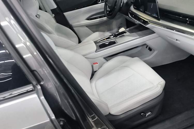 Used CHANGAN OSHAN Z6 New Energy 2022 Blue Whale iDD 150KM Flagship PLUS Smart Parking Edition