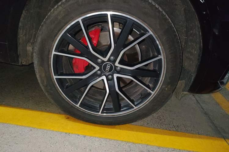 Used Audi Q5L 2025 45 TFSI Luxury Dynamic Edition Right Front Wheel Hub