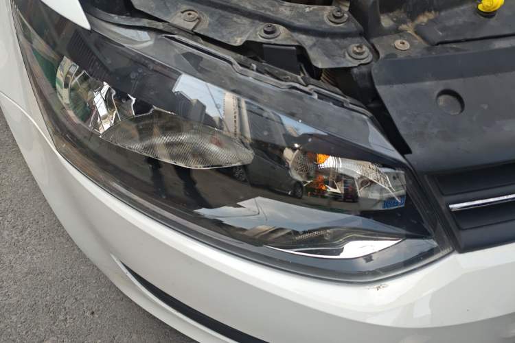 Used Volkswagen Polo 2013 1.4L Manual Fashion Edition Right Front Headlight