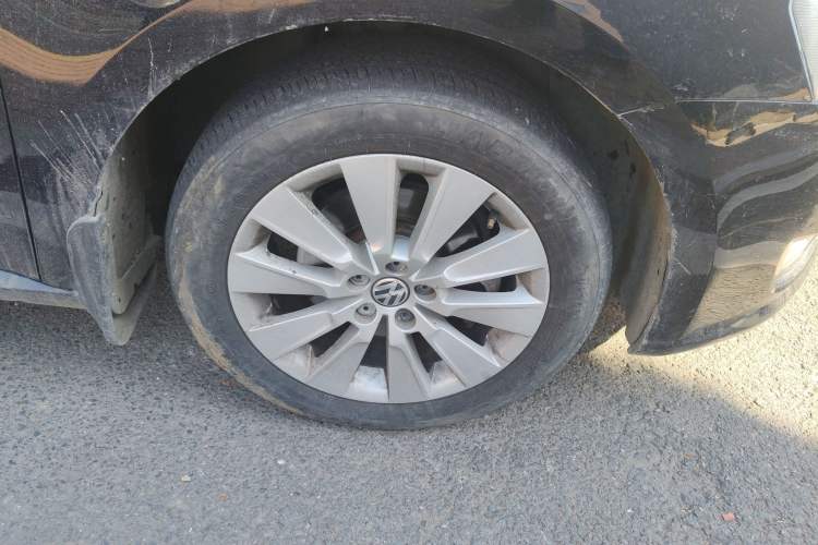 Used Volkswagen Lavida 2013 Restyled Classic 1.6L Manual Comfort Edition
