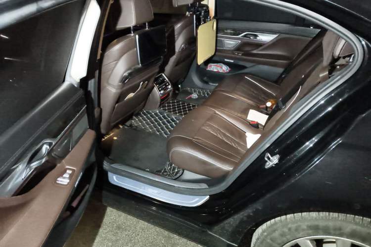 Used BMW 7 Series 2017 730Li Luxury Model
