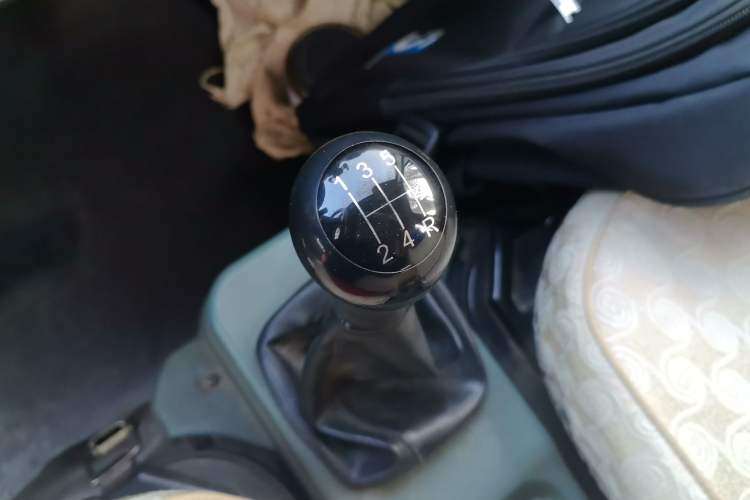 Used FAW Jiabao V52 2011 1.0L Practical Version LJ465QE1
