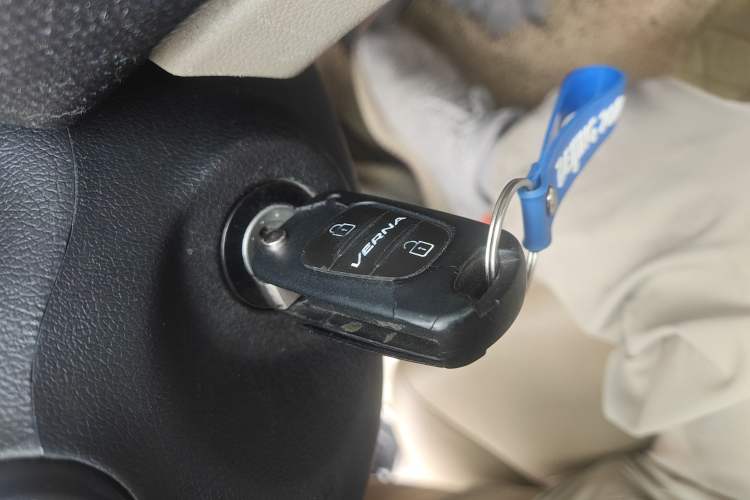 Used Hyundai Verna (older generation) 2014 1.4L Manual Smart GLS Trim
