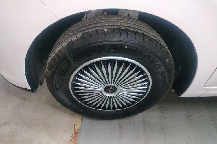 Used Wuling Hongguang New Energy 2024 All-Electric Model 300KM Standard Version
