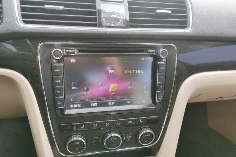 Used Volkswagen Passat 2015 1.8TSI DSG Prestige Edition Audio And AC Panel