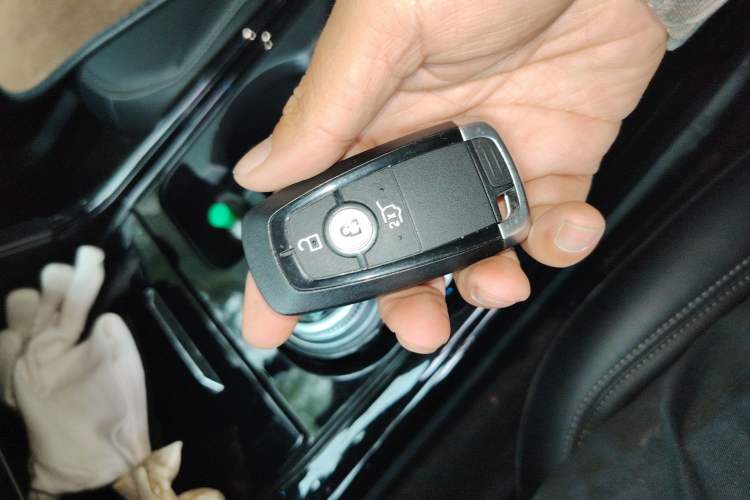 Used Ford Explorer 2020 EcoBoost 285 Four-Wheel Drive Trend Edition 6 Seats Vehicle Key