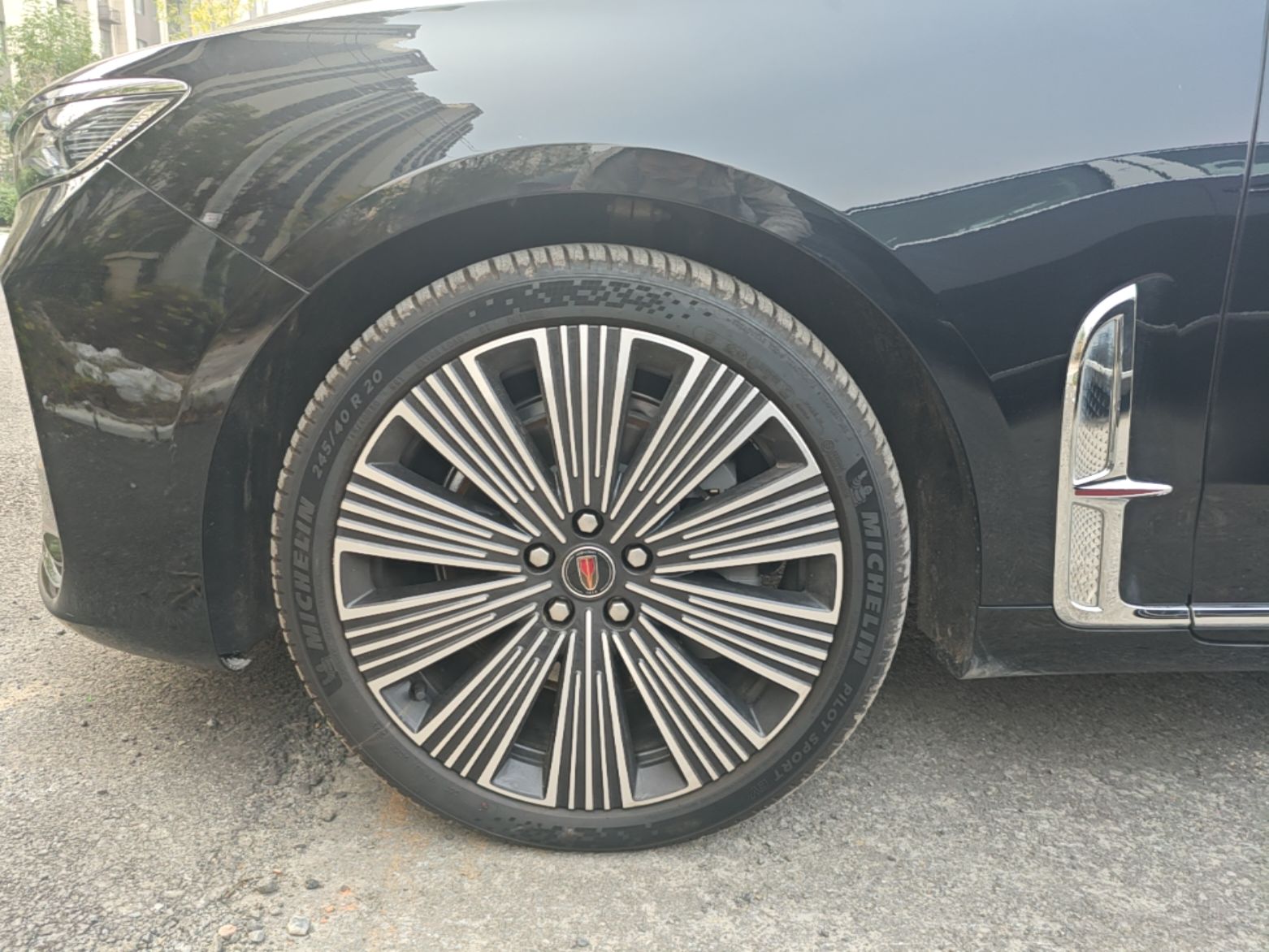 Hongqi H9 2025 Model Facelifted 2.0T Two-Wheel Drive Flag-Style Luxury Business Edition, 5 Seats - Chinese Trim Xiang — снимка 10