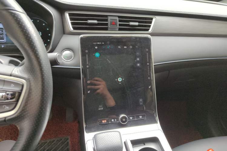 Used Roewe RX5 2020 PLUS 300TGI Automatic Ali National Trend Flagship Edition Audio And AC Panel