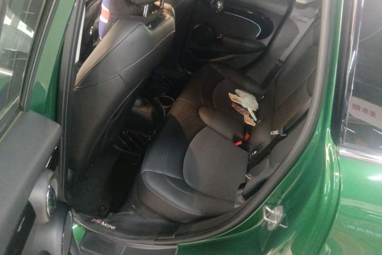 Used MINI MINI 2022 Updated 1.5T COOPER Classic Edition Five-Door Version
