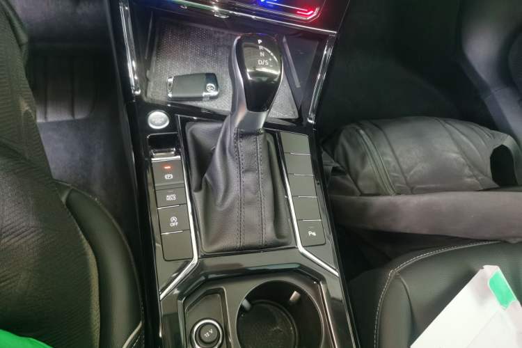 Used Volkswagen Passat 2022 330TSI Elite Edition Custom Version