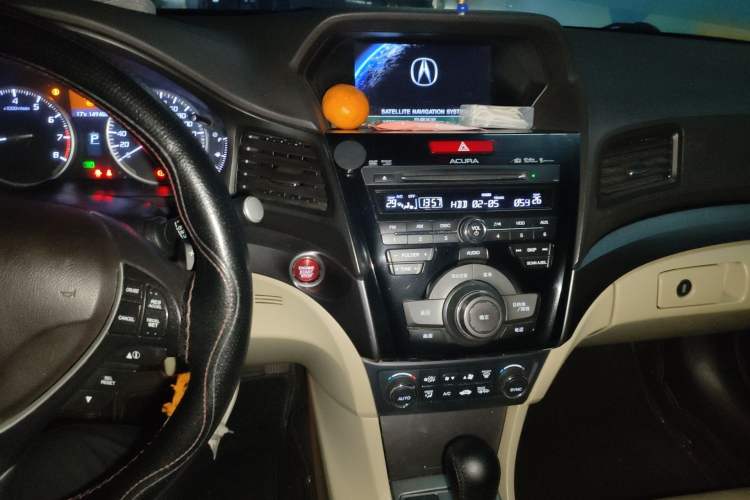 Used Acura ILX 2013 2.0L Elite Edition Audio And AC Panel