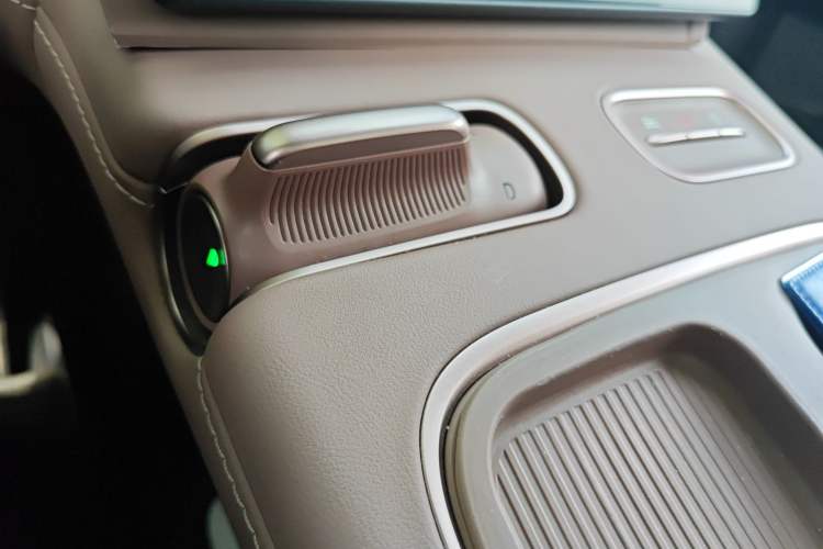 Used Nio EC6 2023 75 kWh Gear Lever