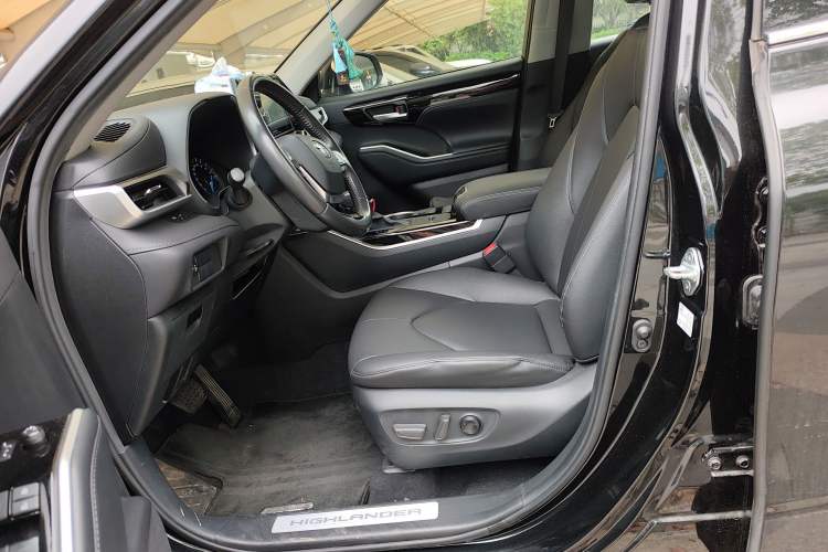 Used Toyota Highlander 2022 Dual-Engine 2.5L Four-Wheel Drive Luxury Edition 7 Seats Left Front Seat