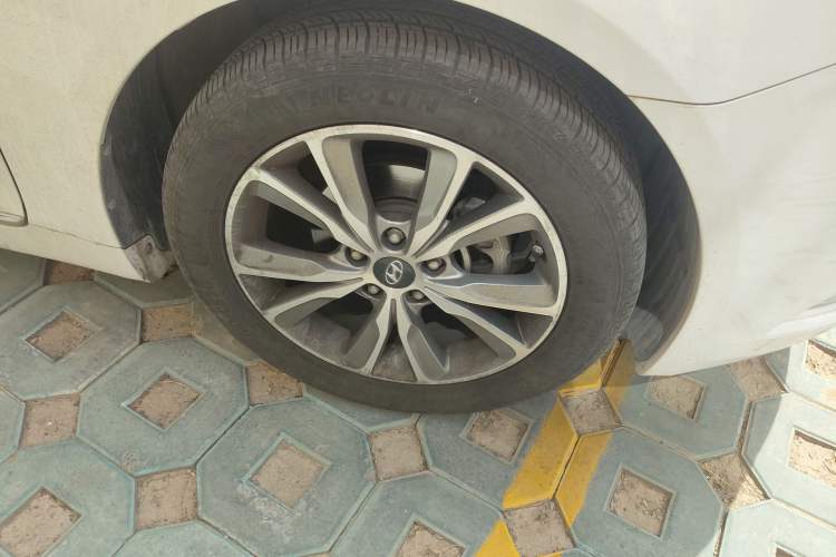 Used Hyundai Sonata 2014 2.4L Automatic Leading Edition China V Standard Right Front Wheel Hub