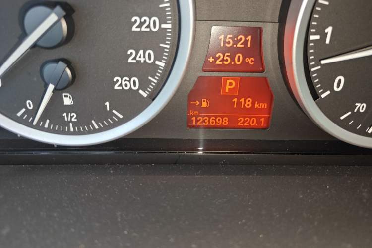 Used BMW 6 Series 2007 630i Coupe Odometer Close Up