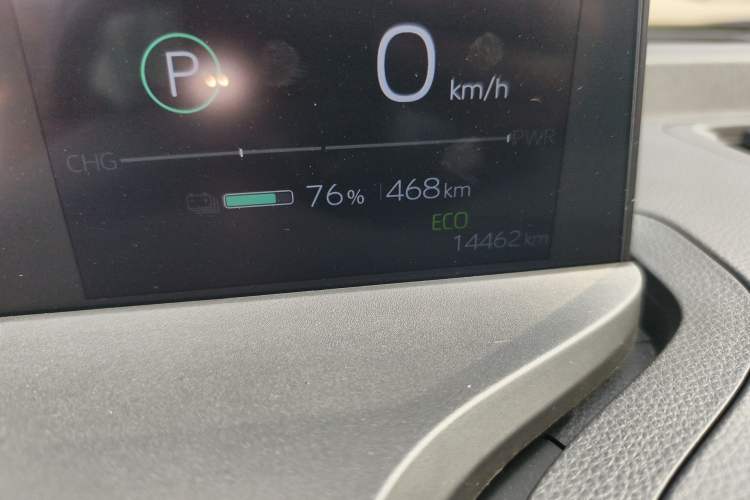 Used Toyota bZ3 2023 616 km Long-Range Premium
