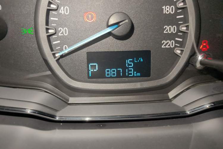 Used Ford Escort 2015 1.5L Automatic Fashion Model Odometer Close Up