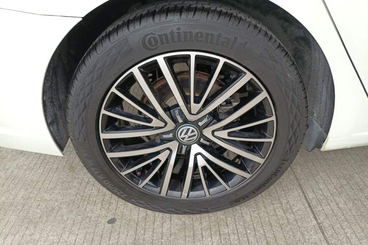 Used Volkswagen Lamando 2017 280TSI DSG Luxury Edition
