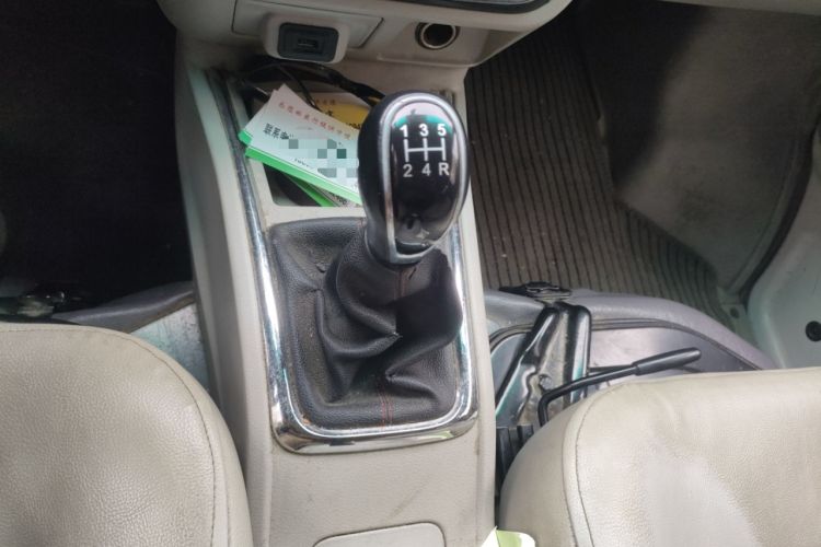 Used Jinbei New Hiace X30L CNG 2023 100L CNG Wealth Edition Bus 6/7-Seater Central Air-Conditioned Model SWCC15M Gear Lever