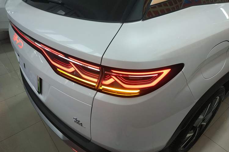 Used BYD Song L DM-i 2024 160km Beyond Edition
