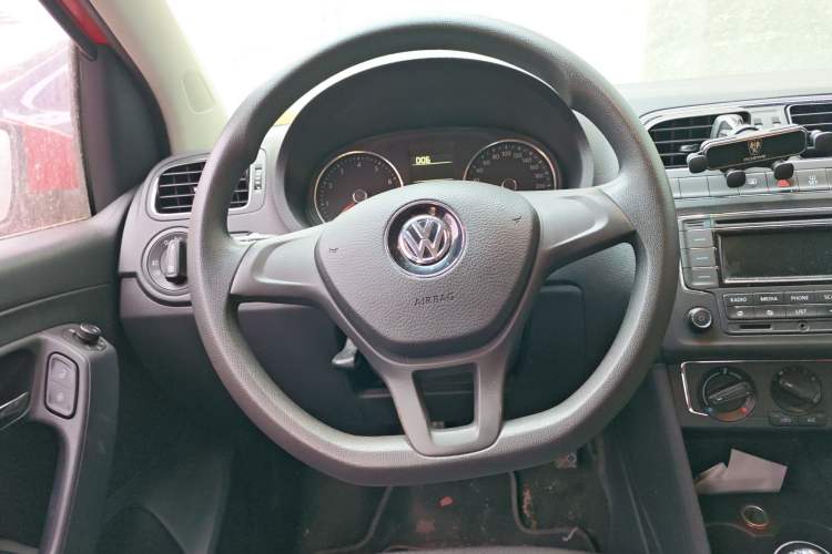 Used Volkswagen Polo 2014 1.6L Manual Comfort Edition
