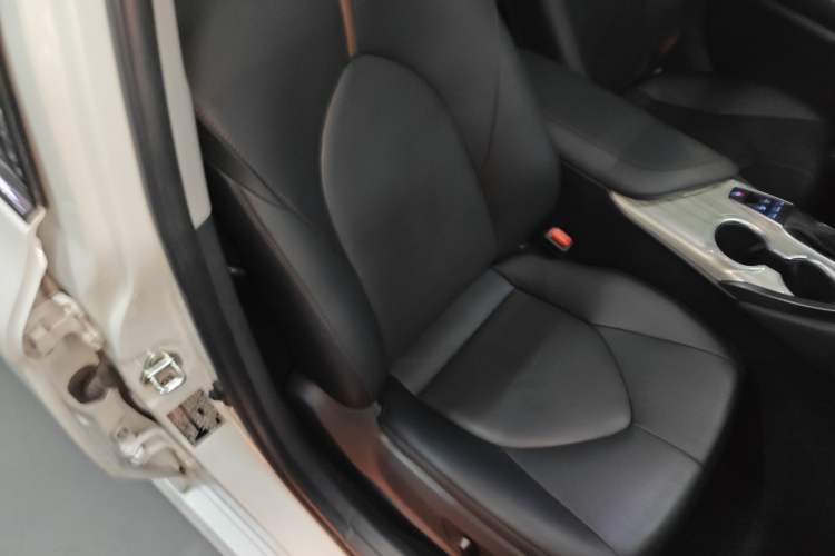 Used Toyota Camry 2019 Dual-Engine 2.5 HG Luxury Edition China V Standard Right Front Seat